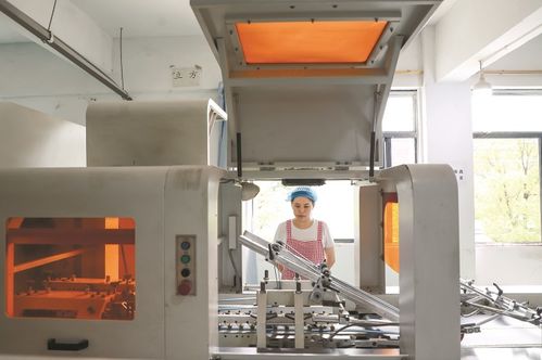 加速推進(jìn)智能化升級(jí)，打造智慧工廠新標(biāo)桿——企業(yè)技術(shù)咨詢服務(wù)的核心價(jià)值與實(shí)踐路徑