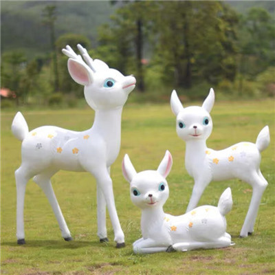 靈動(dòng)之兔 中山公園玻璃鋼雕塑的藝術(shù)魅力